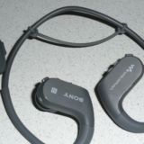 ヘッドホン一体型ウォークマン、ソニーNW-WS625